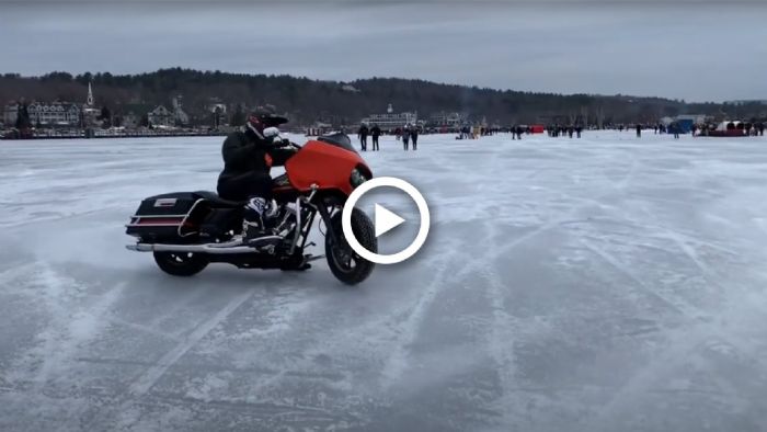 VIDEO: Πατινάζ στον πάγο με... Harley! 