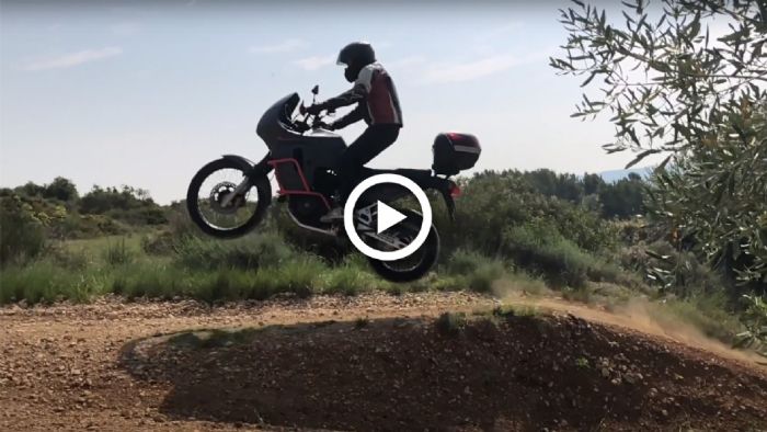 VIDEO: «Σκίζοντας» ένα Transalp 600... εντός και εκτός! 