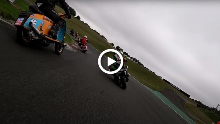 VIDEO: «Τέζα» με scooters στην πίστα του Cadwell Park!