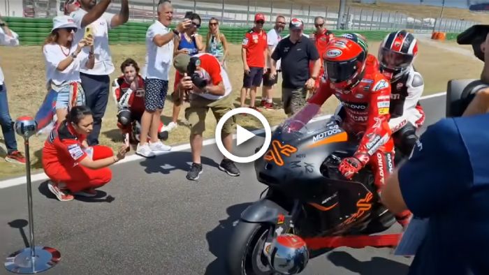 VIDEO: Ο Pecco Bagnaia κάνει βόλτα την κοπέλα του στην πίστα του Misano