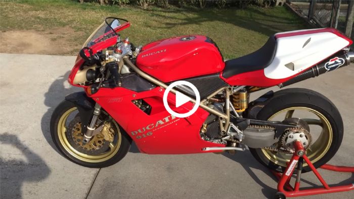 VIDEO: «Κόσμημα» Ducati 916 SP3 χαρίζει ηδονή 