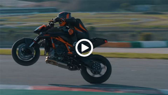 Ρέστα επιδεξιότητας με ένα KTM 1290 Superduke R