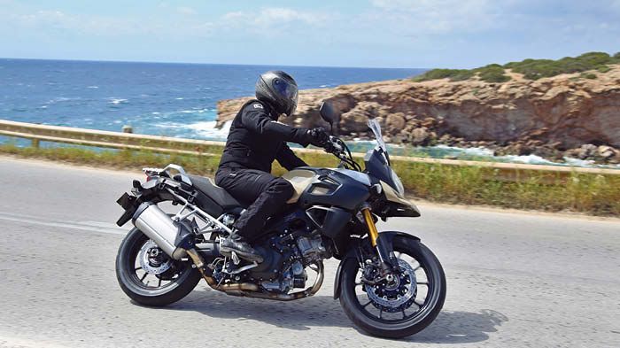 Το νέο V-Strom 1000 ABS μας άφησε θετικές εντυπώσεις από αυτή την πρώτη επαφή μαζί του επί ελληνικού εδάφους.